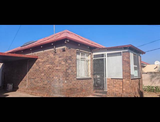 7 BEDROOM HOUSE FOR SALE IN FOREST HILL